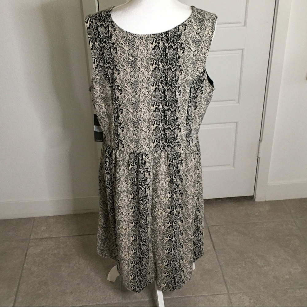 BB Dakota Plus Size 20 Black & Beige Sheath Gathered At Waist Soft, Soft, Soft!!